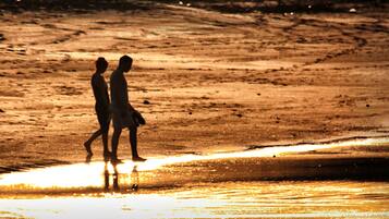 In Strandnähe, Massagen am Strand