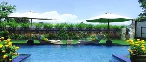 Egyptian cotton sheets, minibar, in-room safe, desk