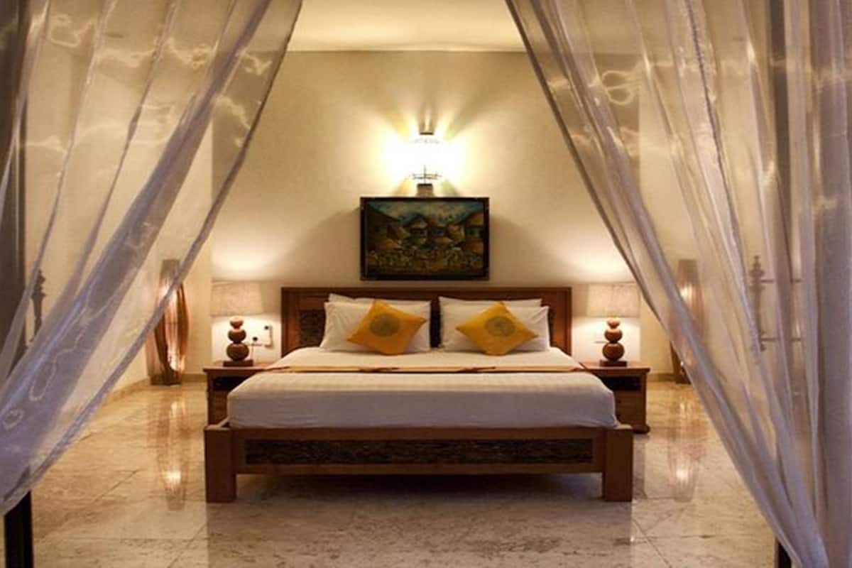 Egyptian cotton sheets, minibar, in-room safe, desk