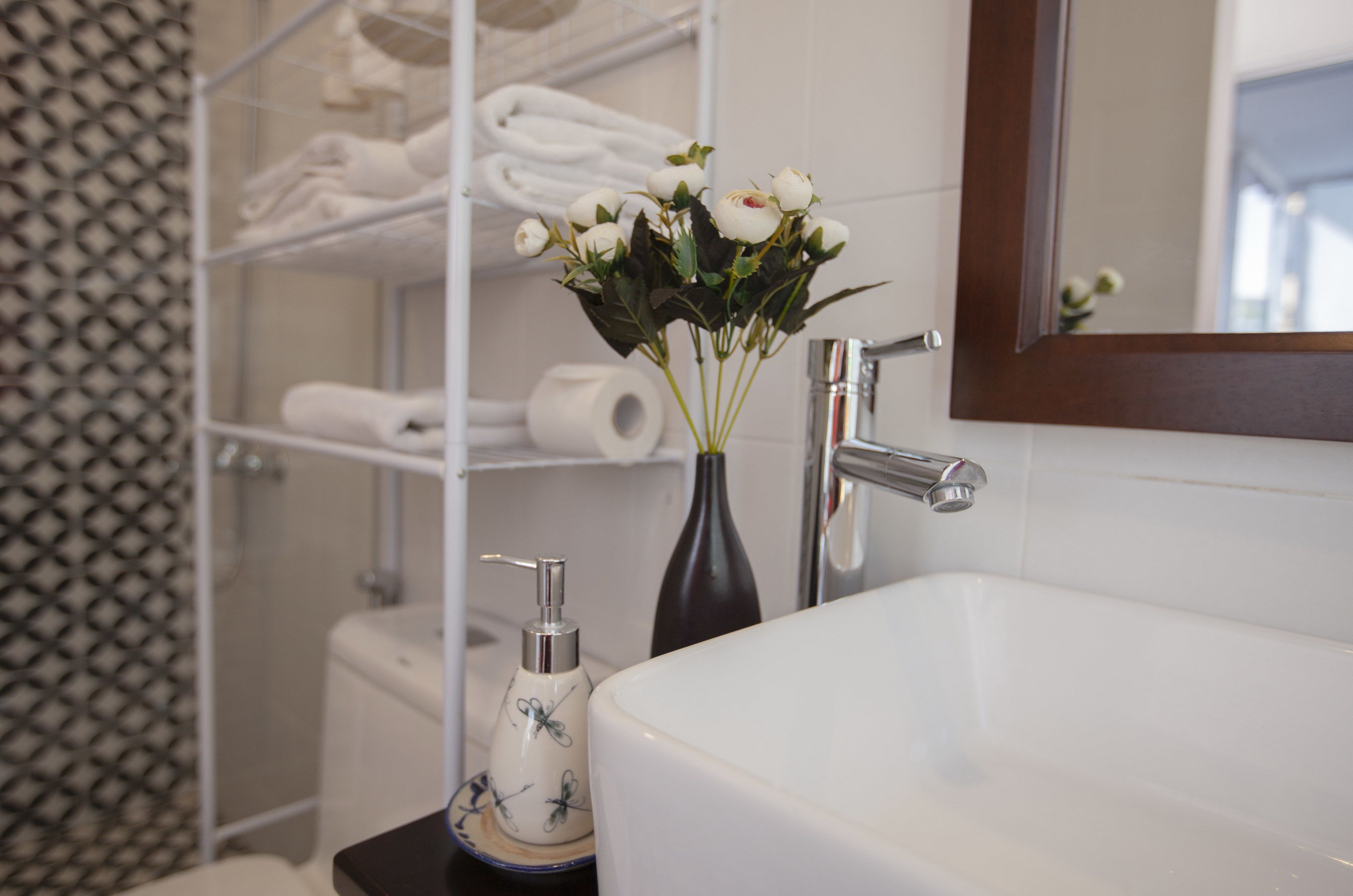 room (ginger) | bathroom | shower, free toiletries, hair dryer, slippers