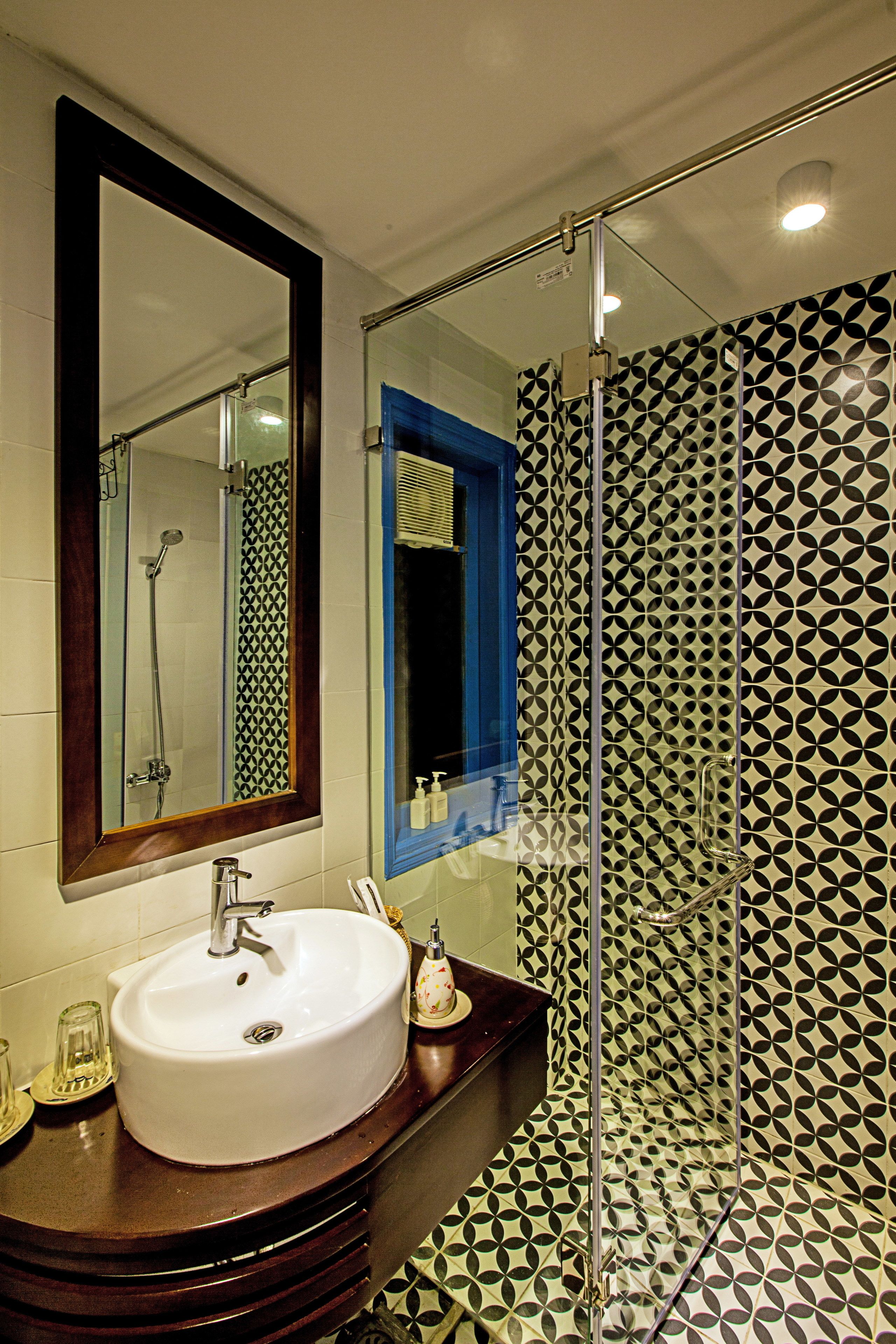 grand room | bathroom | shower, free toiletries, hair dryer, slippers