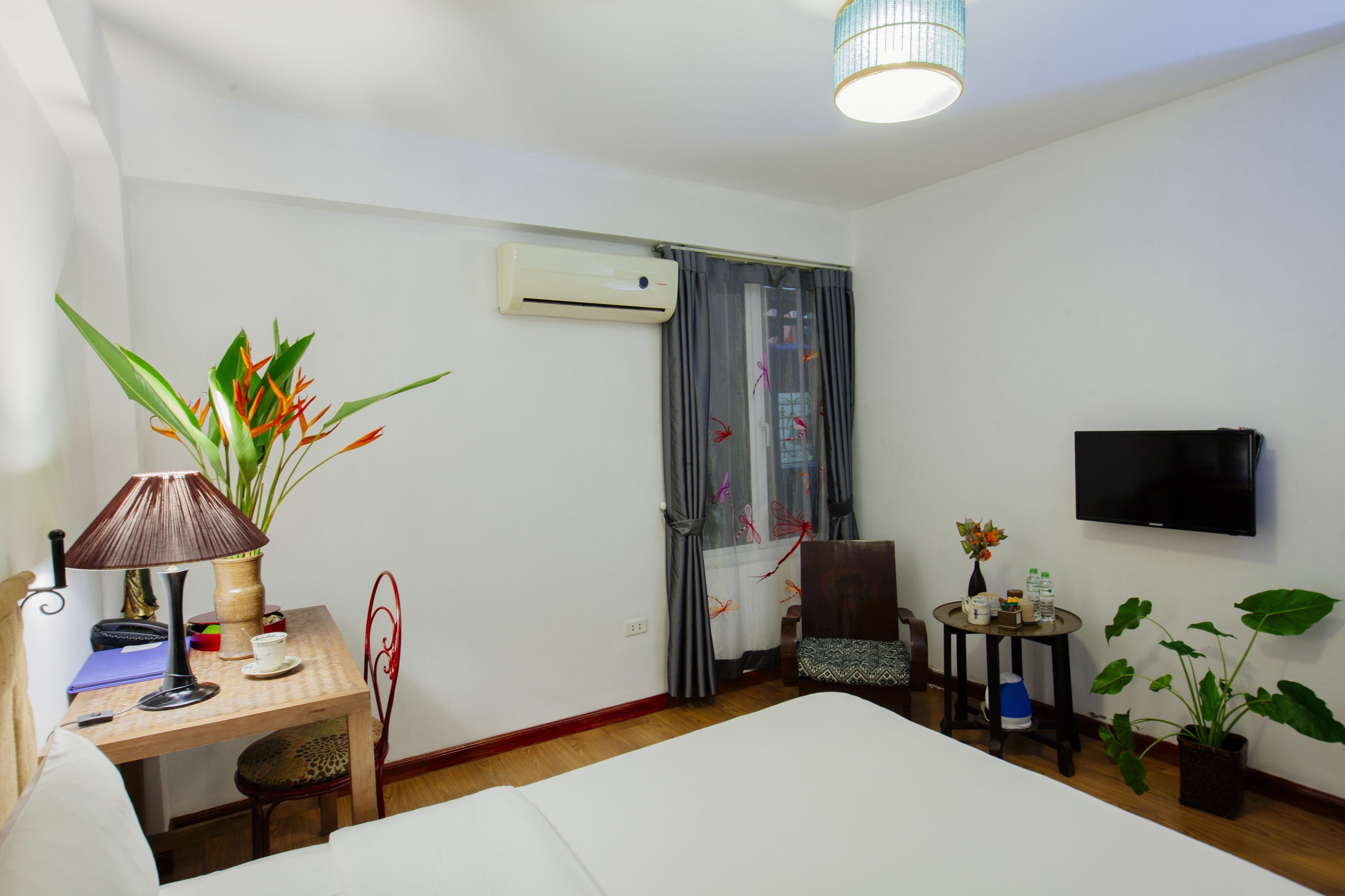 lemongrass | minibar, in-room safe, desk, blackout curtains