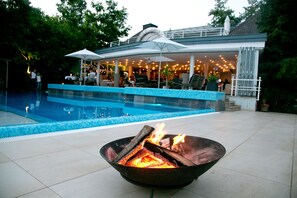Private beach, free beach cabanas, sun-loungers, beach umbrellas