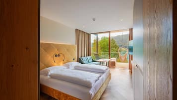 Standard-Doppelzimmer, Balkon, Seeblick | Hochwertige Bettwaren, Minibar, Zimmersafe, Schreibtisch