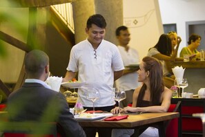 Frühstück, Mittagessen, Abendessen, internationale Küche 