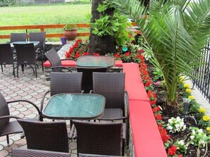 Outdoor dining - Studios Pieria (Dio-Olympos)