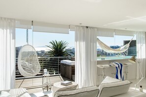 Apartment, 2 Bedrooms | Living room