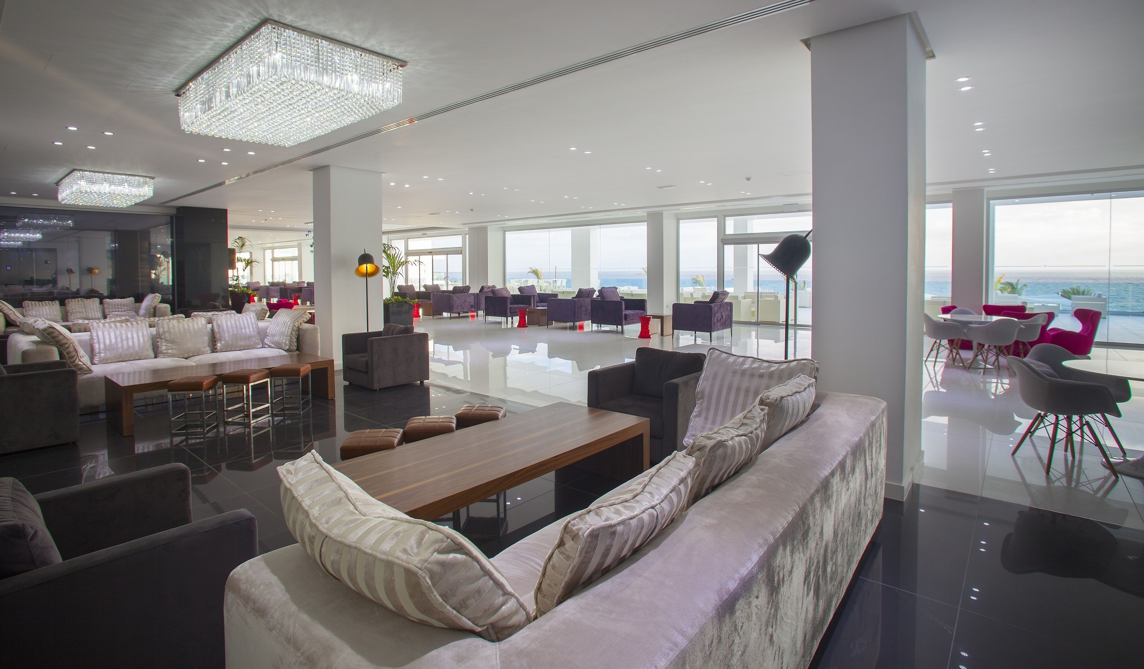 Photo - King Evelthon Beach Hotel & Resort