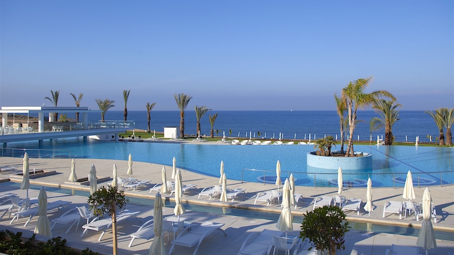 King Evelthon Beach Hotel & Resort