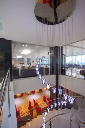 Interior - King Evelthon Beach Hotel & Resort (Chlorakas)