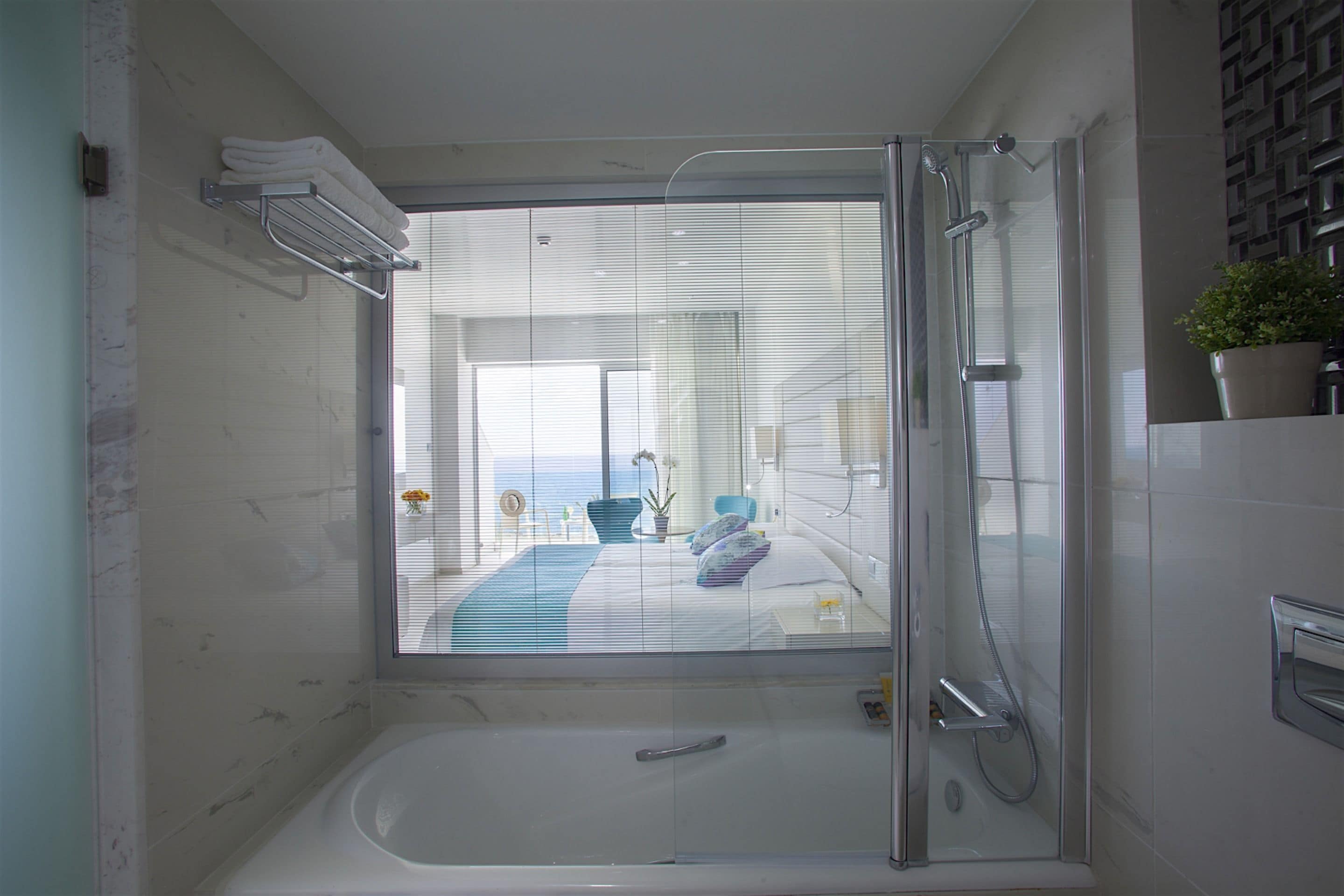 Photo - King Evelthon Beach Hotel & Resort