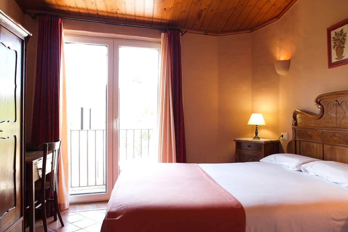 double room | free cots/infant beds, rollaway beds, free wifi