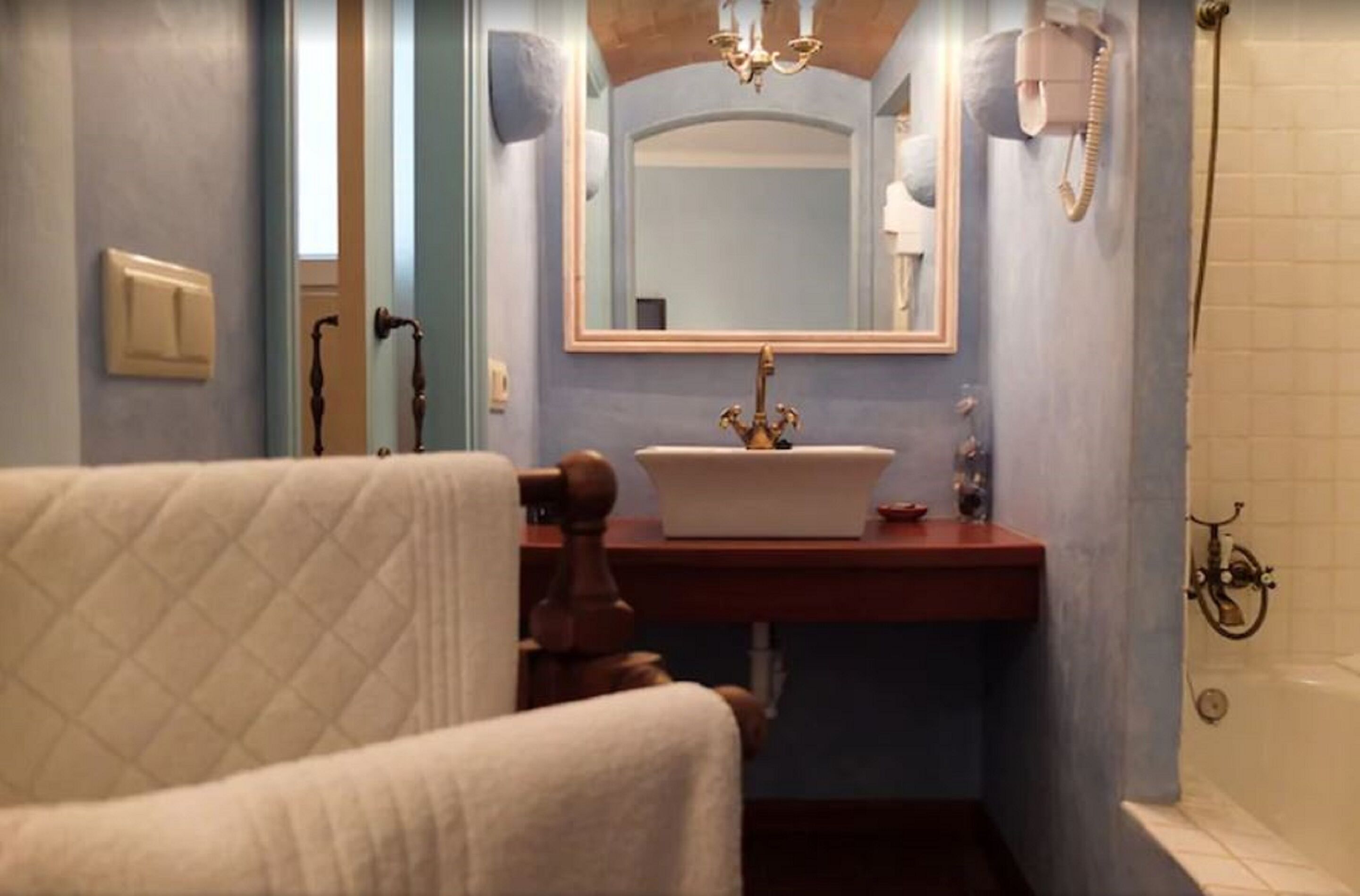 double room | bathroom | free toiletries, hair dryer