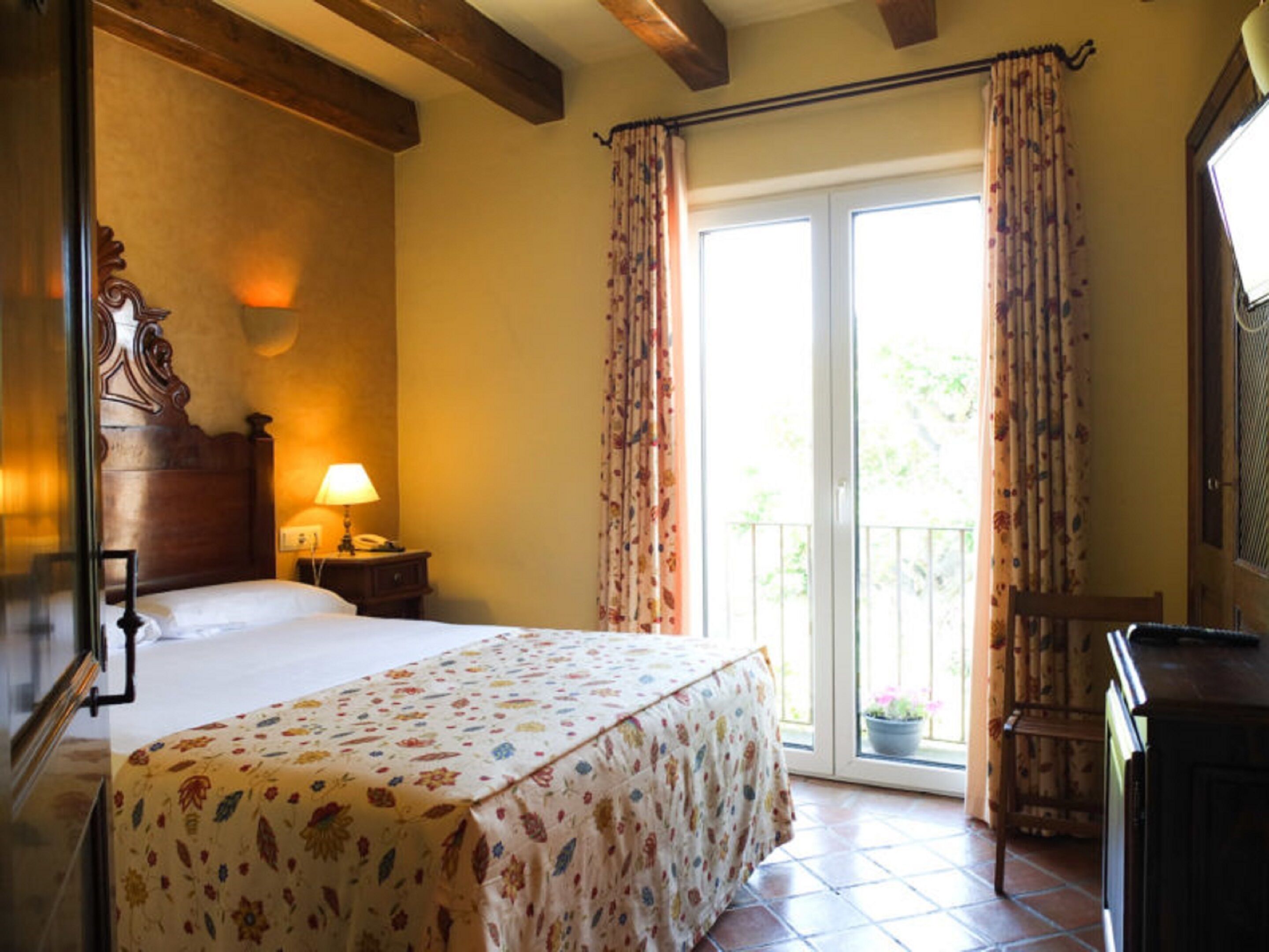 double room | free cots/infant beds, rollaway beds, free wifi