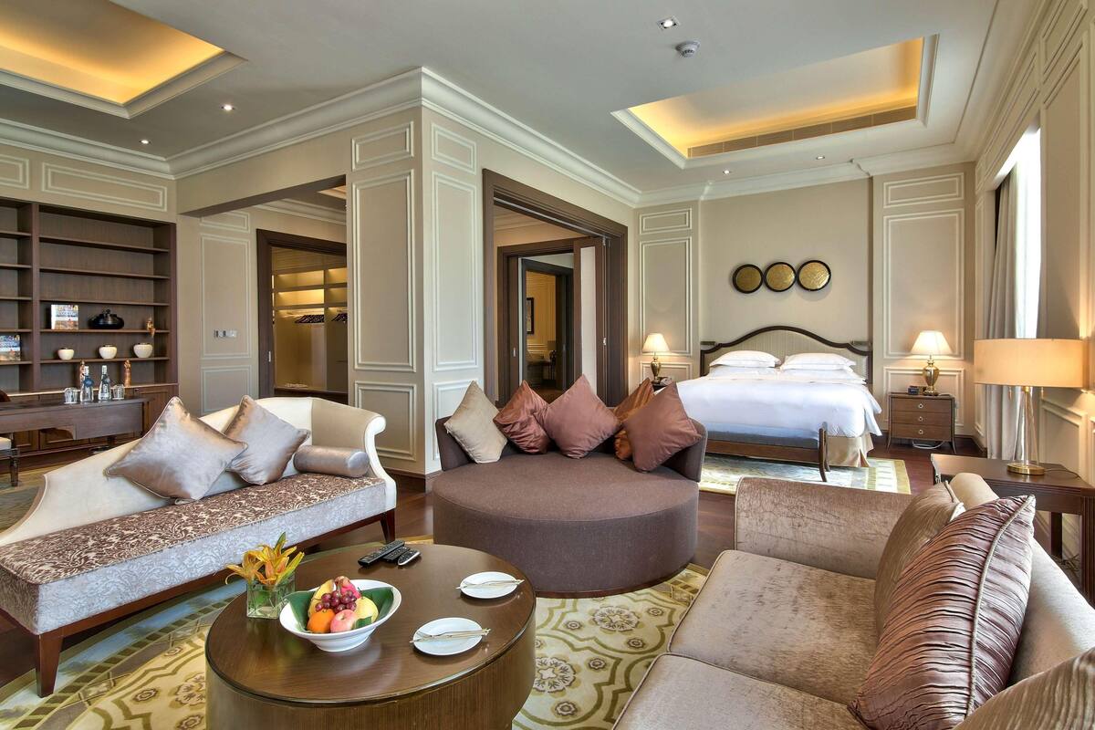 Premium bedding, minibar, in-room safe, desk