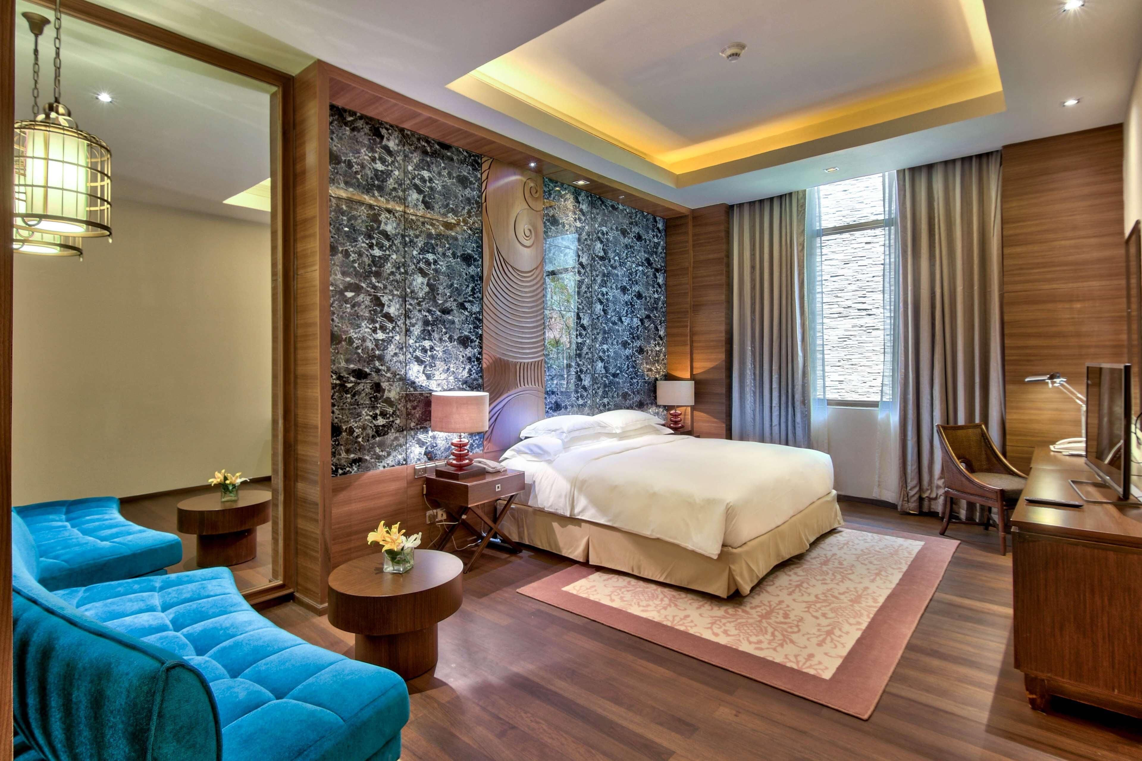 Premium bedding, minibar, in-room safe, desk