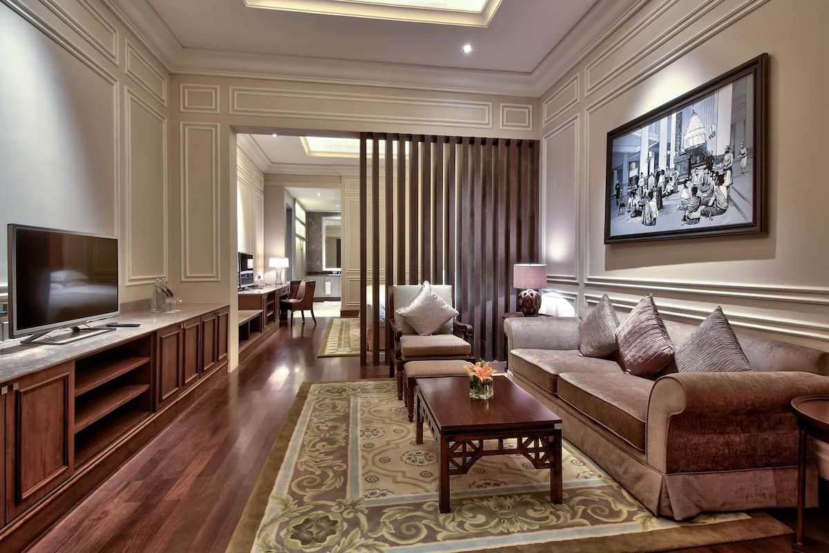 presidential suite, 2 bedrooms | bathroom | combined shower/bathtub, rainfall showerhead, free toiletries