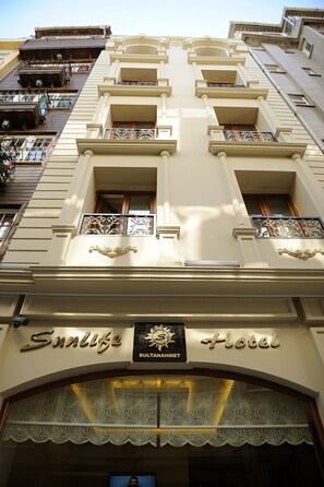 Front of property - Sunlife Hotel Old City (Istanbul)