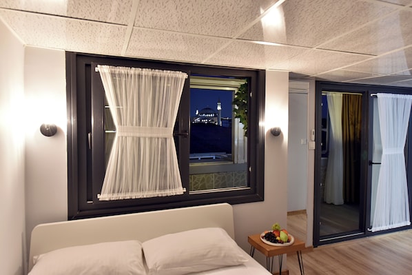 Junior suite with terrace | Premium bedding, minibar, soundproofing, iron/ironing board - Sunlife Hotel Old City (Istanbul)