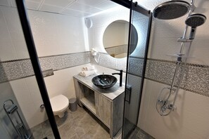 Deluxe-Zimmer | Badezimmer