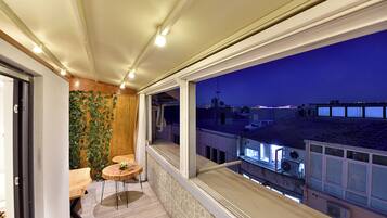 Deluxe Room | Terrace/patio