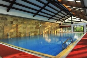Una piscina techada