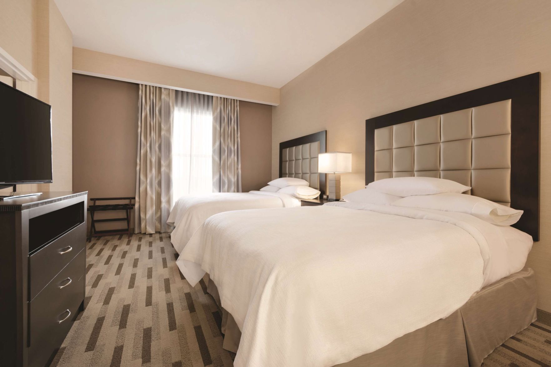 Premium bedding, in-room safe, desk, laptop workspace