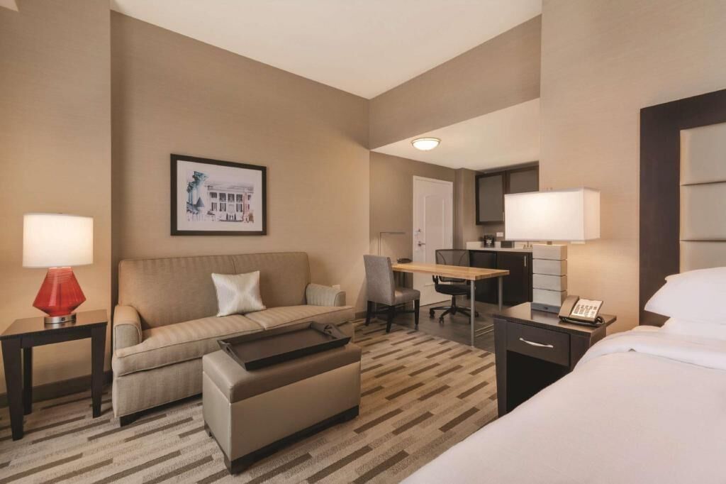 Premium bedding, in-room safe, desk, laptop workspace