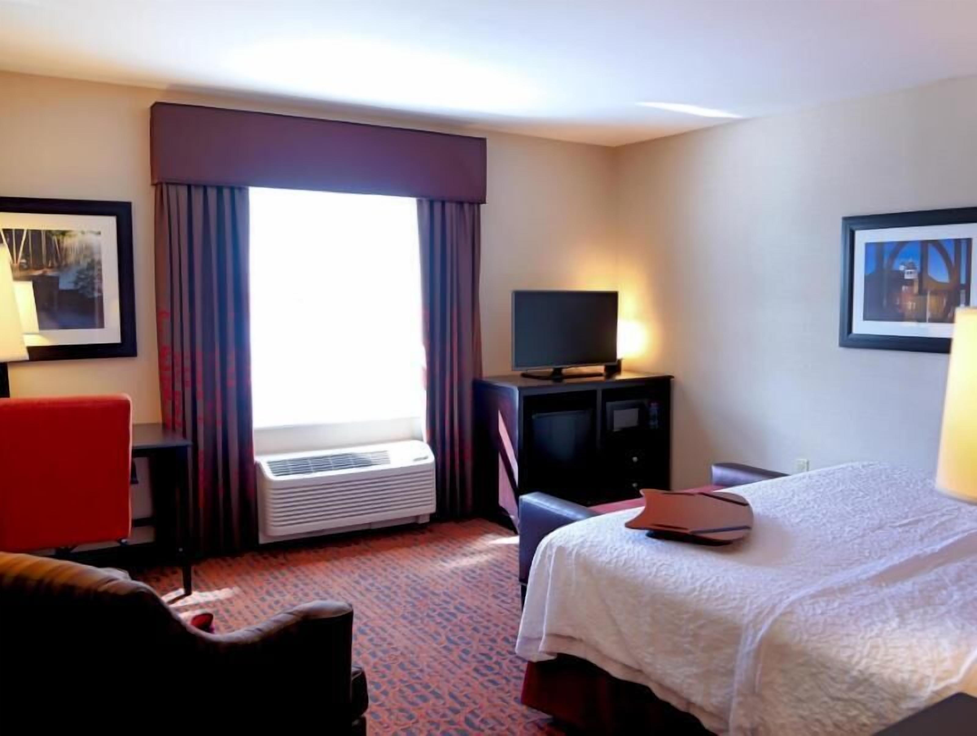 خزنة داخل الغرفة وأسرّة أطفال/رضّع (مجانًا) وواي فاي مجانًا