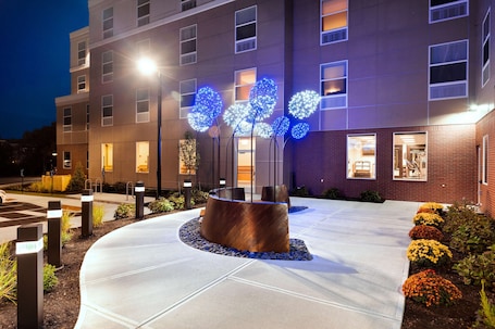 Fachada. Hampton Inn Lewiston-Auburn