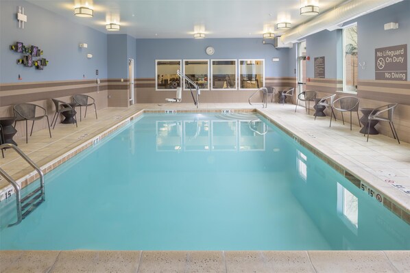 من حمّامات السباحة المغطاة، مقاعد للتشمس