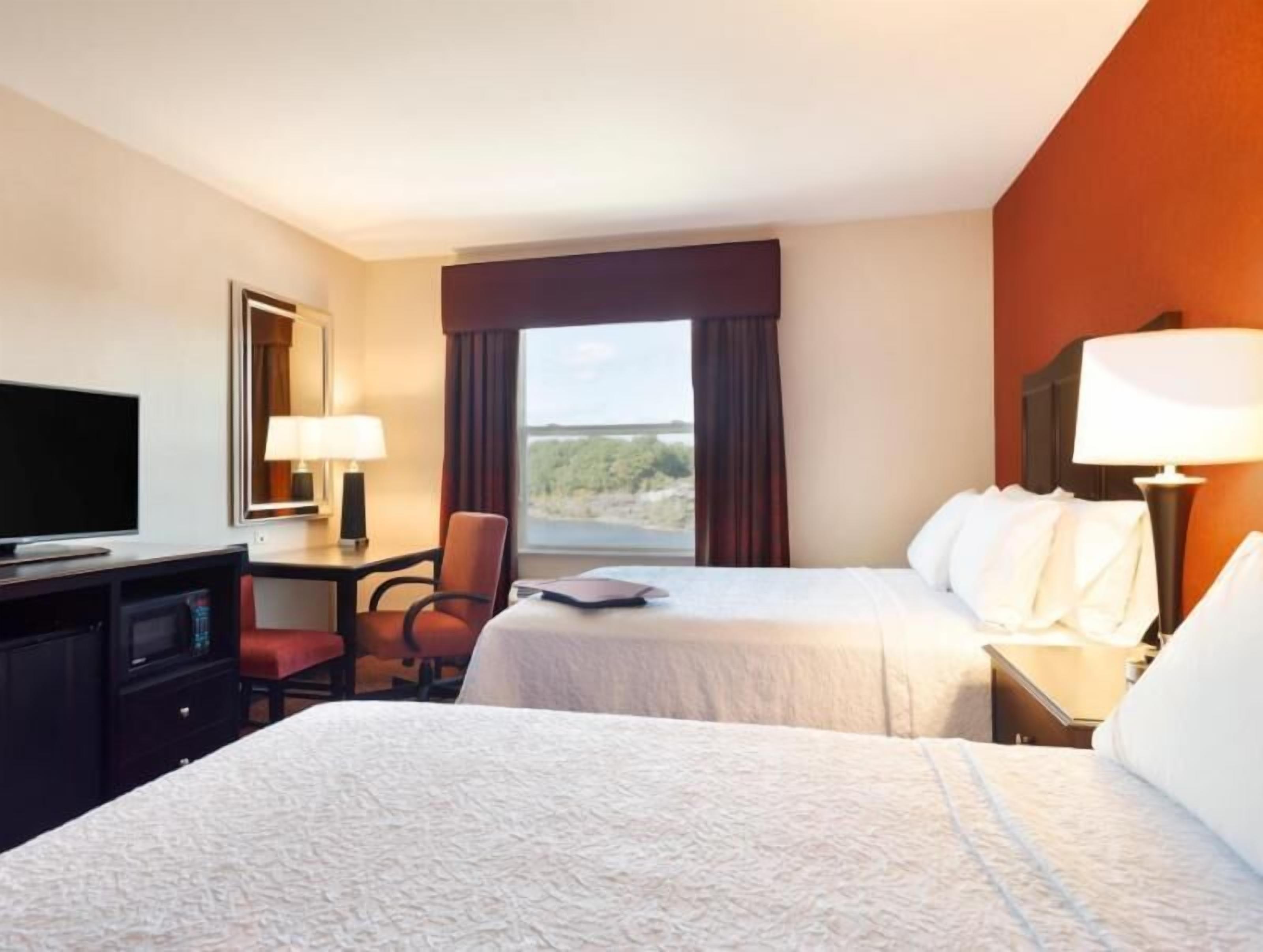 خزنة داخل الغرفة وأسرّة أطفال/رضّع (مجانًا) وواي فاي مجانًا