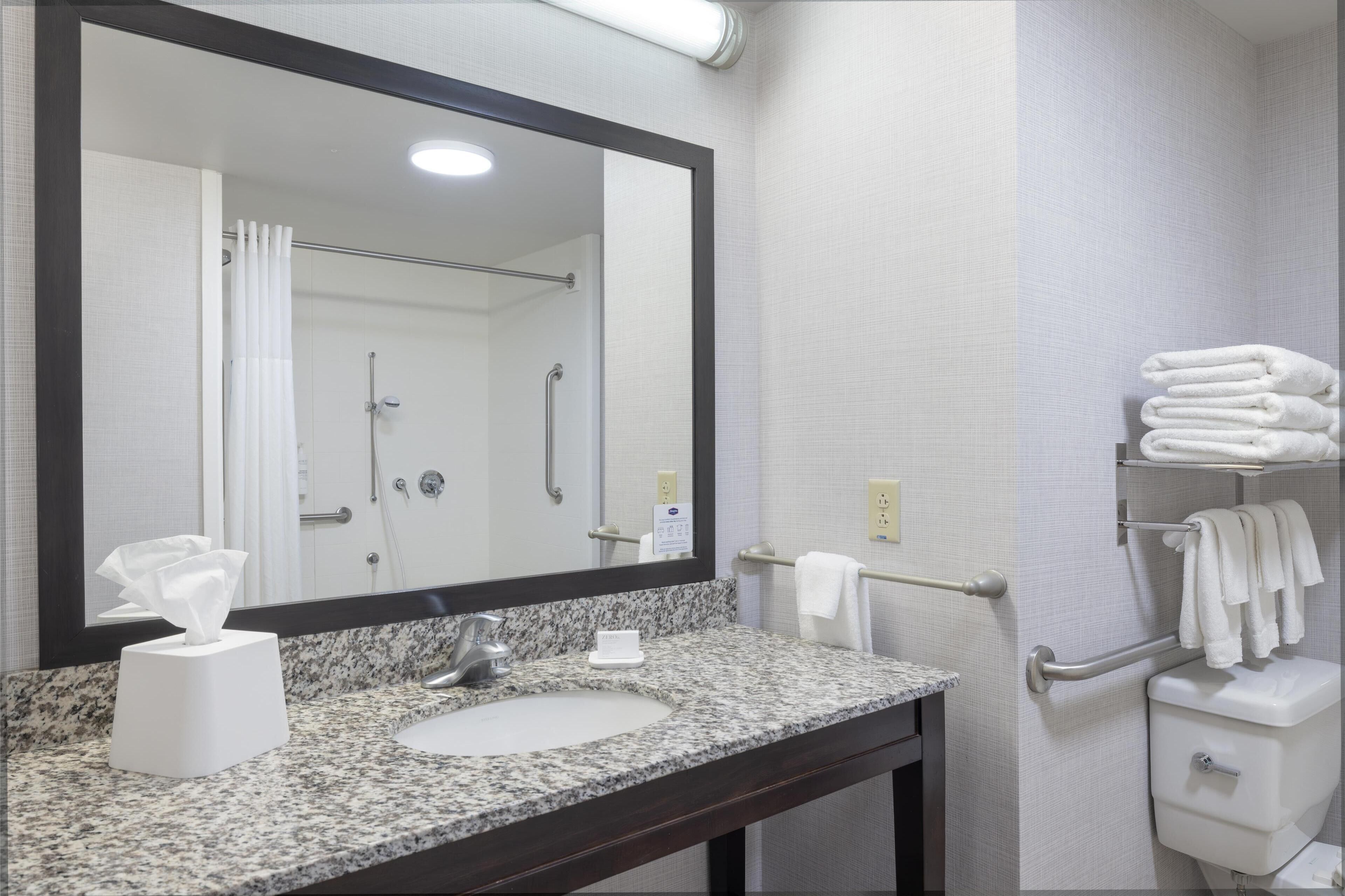 room, accessible, non smoking | bathroom | shower, free toiletries, towels