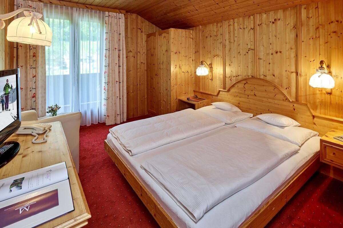 Junior Double Room | In-room safe, free WiFi