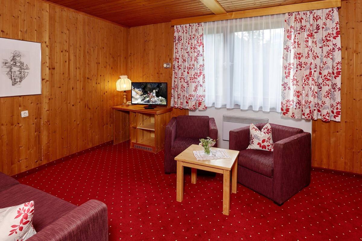 Suite | In-room safe, free WiFi