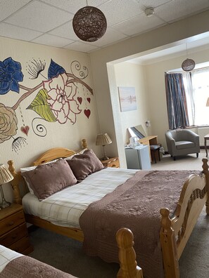Family Triple Room | Free cots/infant beds, free WiFi, bed sheets