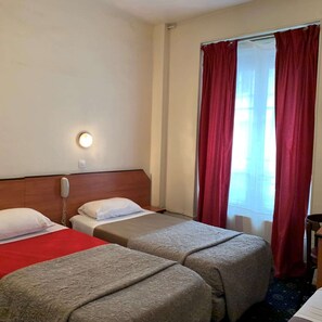 Iron/ironing board, free WiFi, bed sheets - Liberty (Paris)