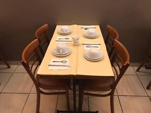 Dining - Liberty (Paris)