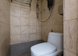 Shower, hair dryer, towels - New Town Hotel Sunway Mentari (Petaling Jaya)