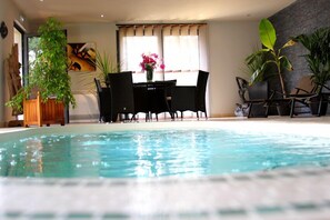 Indoor pool, pool loungers