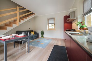 Appartement Duplex Supérieur, 1 chambre | Cuisine privée | Grand réfrigérateur, micro-ondes, plaque de cuisson, lave-vaisselle