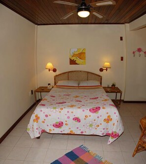 Standard Room | Minibar, in-room safe, blackout drapes, rollaway beds - Pousada Portal dos Borbas (Angra dos Reis)