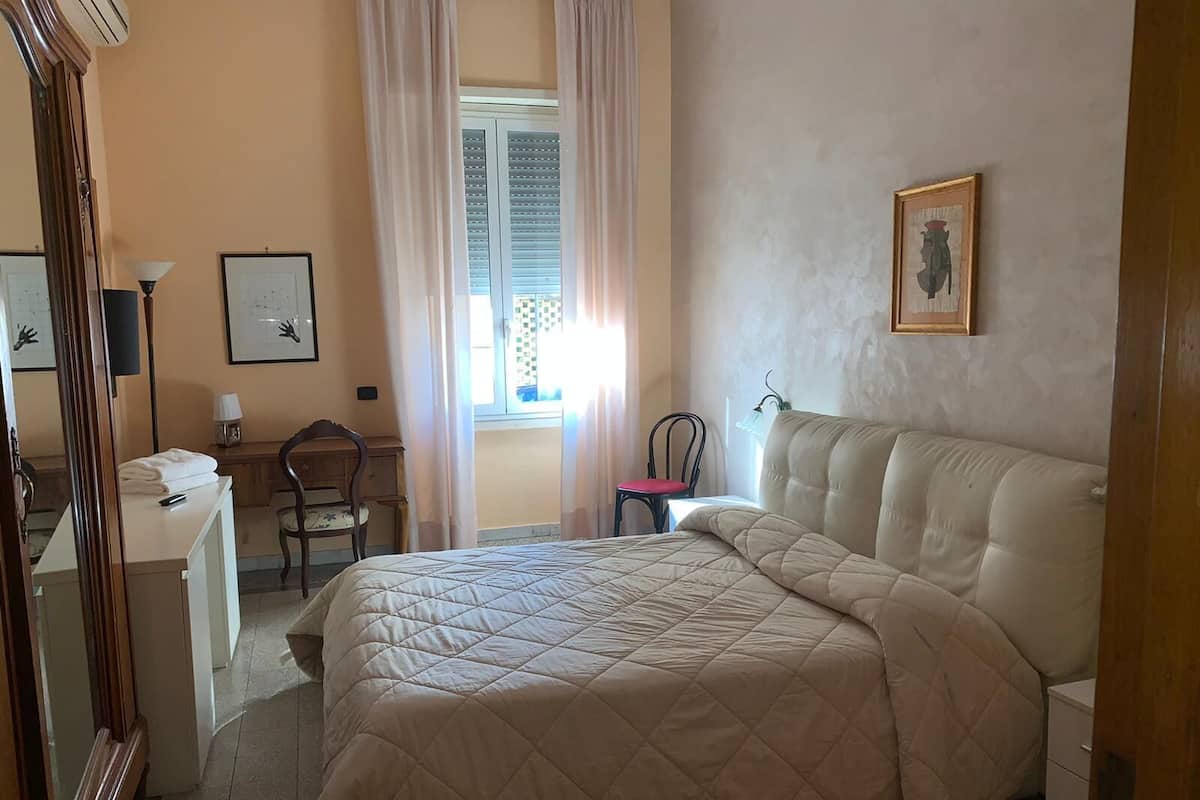 Double Room | Desk, cribs (free), rollaway beds (surcharge), WiFi (free)