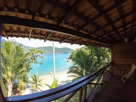 Standard Room, Balcony, Ocean View | Minibar, in-room safe, blackout drapes, bed sheets