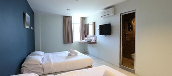 New Town Hotel Klang
