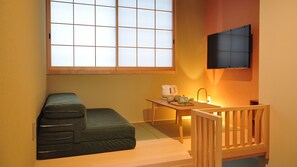 Loft Single with Bath | Blackout curtains, iron/ironing board, free WiFi, bed sheets - Guesthouse Soi (Kyoto)