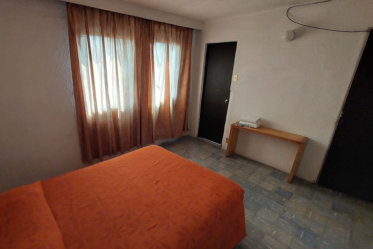Habitación individual básica | Ropa de cama