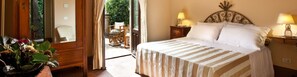 Habitación doble estándar | Caja de seguridad en la habitación, insonorización y cunas gratuitas 