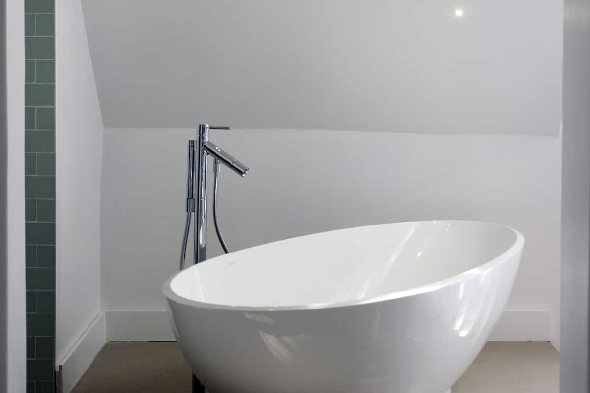 junior suite | deep-soaking bathtub