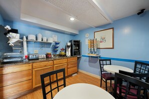 Free daily continental breakfast 